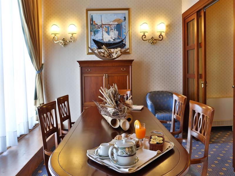 Best Western Classic Hotel Reggio Emilia Exterior photo