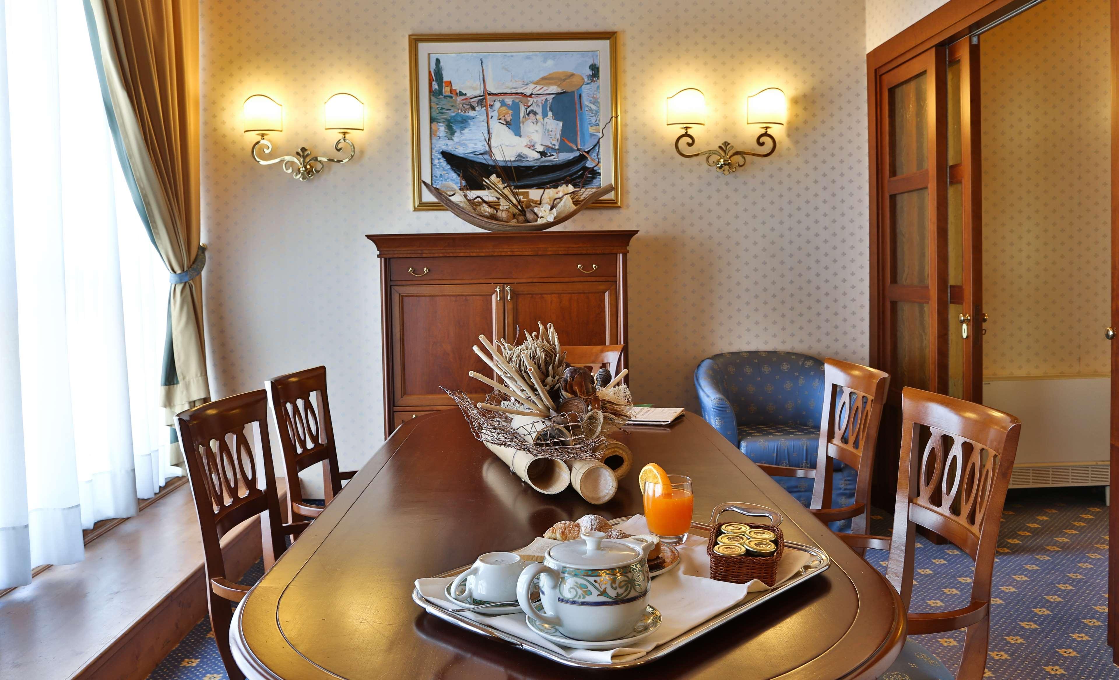 Best Western Classic Hotel Reggio Emilia Exterior photo